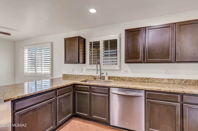 11371 N Flat Granite Drive, Tucson, AZ 85737