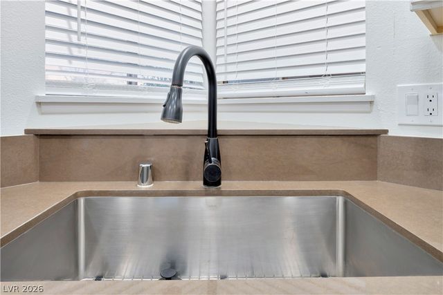 105 Marigold Lane, Las Vegas, NV 89107