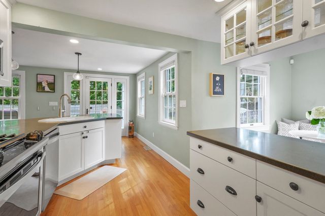 8 Elmwood Circle, Peabody, MA 01960