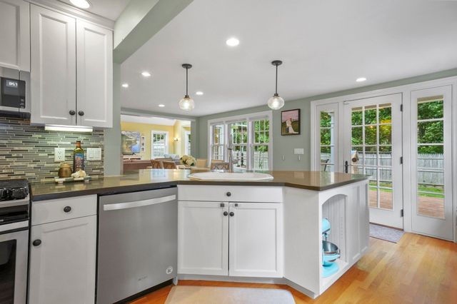 8 Elmwood Circle, Peabody, MA 01960