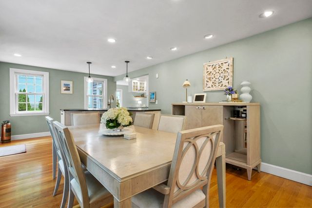 8 Elmwood Circle, Peabody, MA 01960