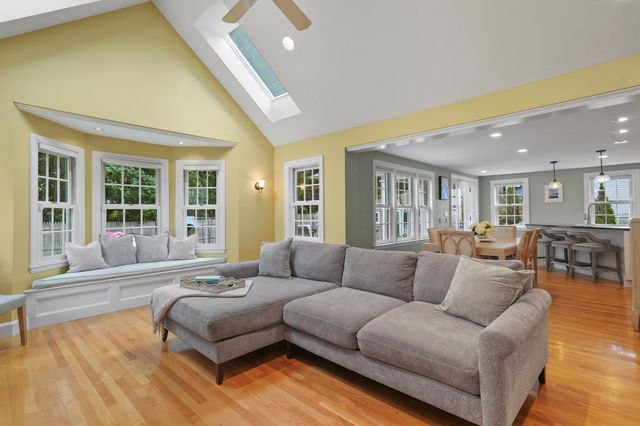 8 Elmwood Circle, Peabody, MA 01960