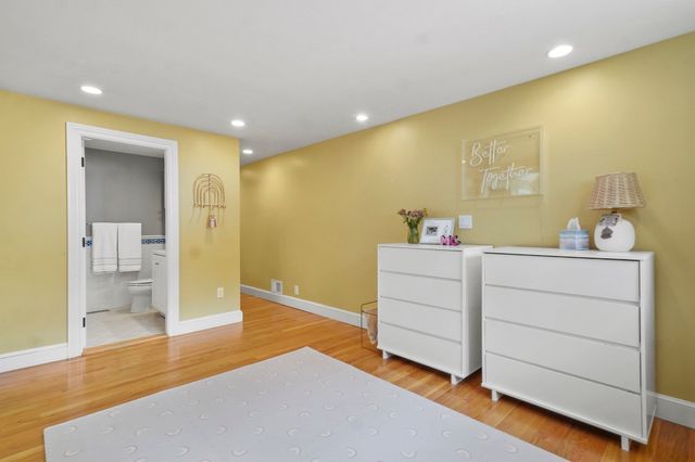 8 Elmwood Circle, Peabody, MA 01960