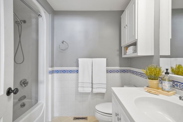 8 Elmwood Circle, Peabody, MA 01960