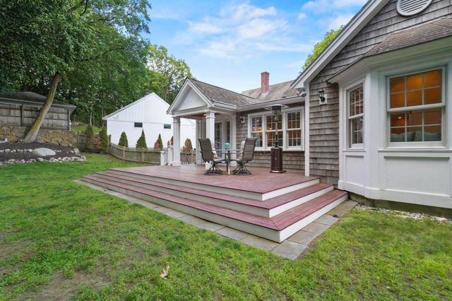 8 Elmwood Circle, Peabody, MA 01960