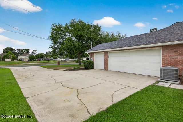 15755 NORTHSIDE Drive E, Jacksonville, FL 32218