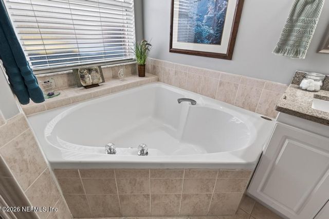 15755 NORTHSIDE Drive E, Jacksonville, FL 32218