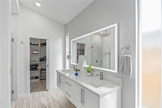 245 E Cameo Drive, San Benito, TX 78586