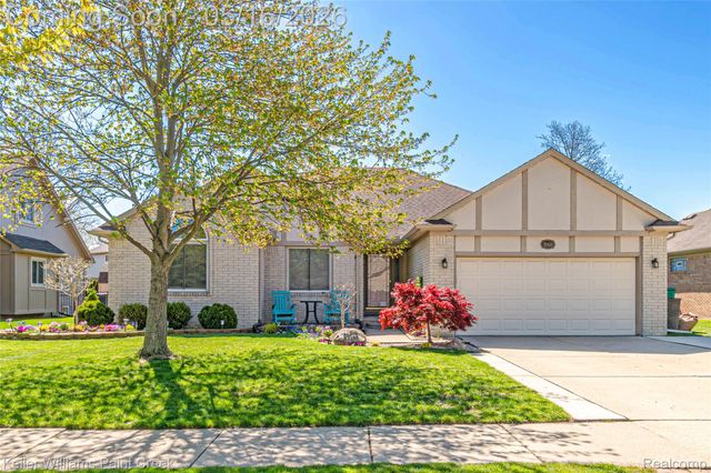 35452 Saint Clair Drive, New Baltimore, MI 48047