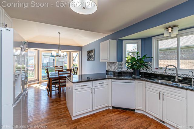 35452 Saint Clair Drive, New Baltimore, MI 48047
