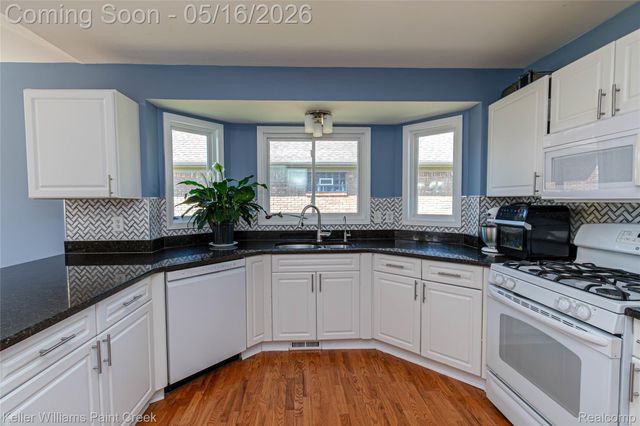 35452 Saint Clair Drive, New Baltimore, MI 48047