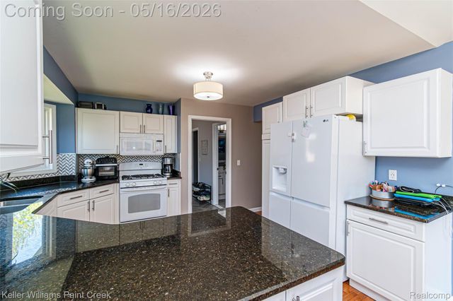 35452 Saint Clair Drive, New Baltimore, MI 48047