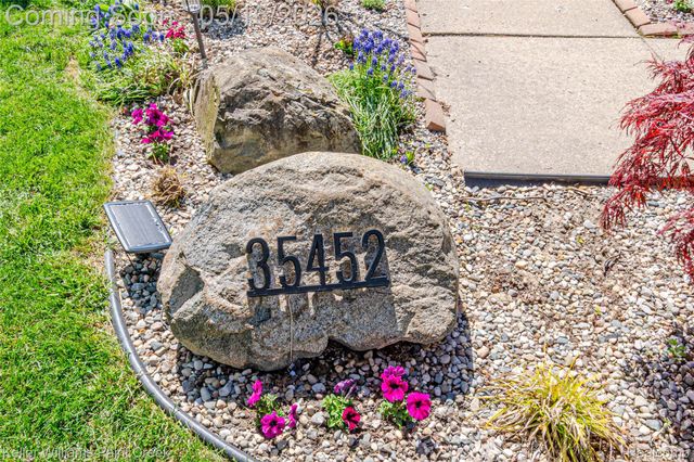 35452 Saint Clair Drive, New Baltimore, MI 48047