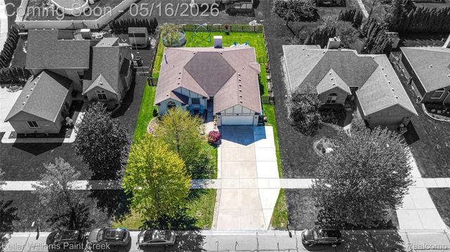 35452 Saint Clair Drive, New Baltimore, MI 48047