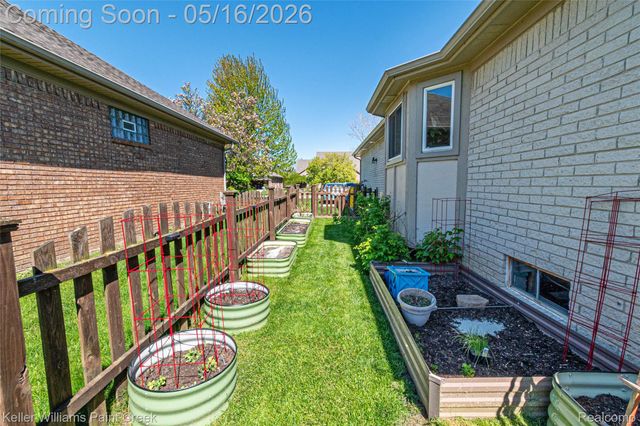35452 Saint Clair Drive, New Baltimore, MI 48047