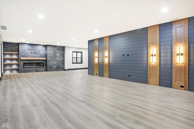 15876 Oak Park, Westfield, IN 46074