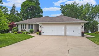 1800 LAKESHORE DRIVE, Menasha, WI 54952