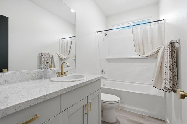 3063 Sebring Avenue, Redding, CA 96002