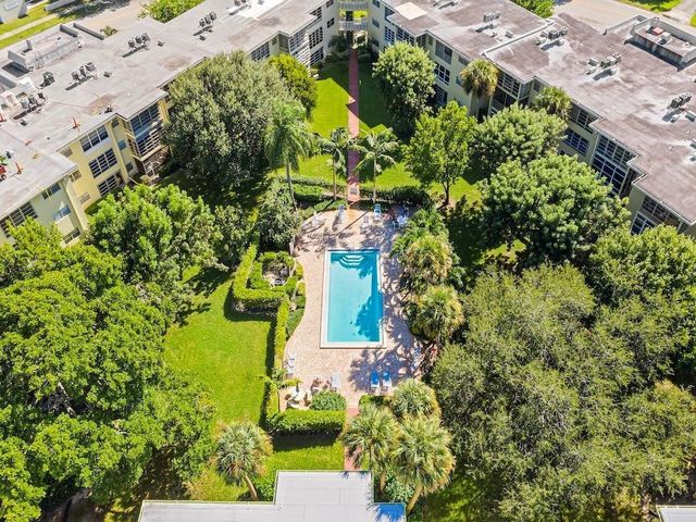 1100 Ponce De Leon Circle N 104, Vero Beach, FL 32960