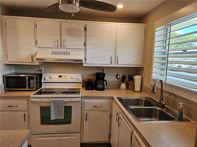 1100 Ponce De Leon Circle N 104, Vero Beach, FL 32960