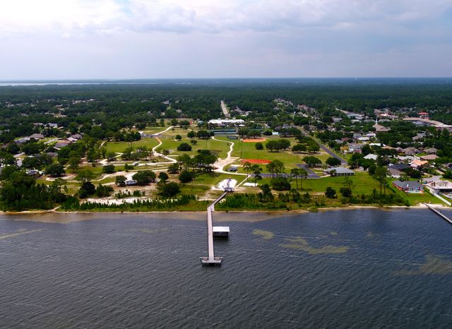 7255 Australian Street, Navarre, FL 32566