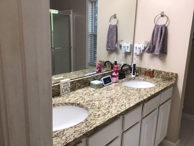 198 Rowan Drive, Mcdonough, GA 30252