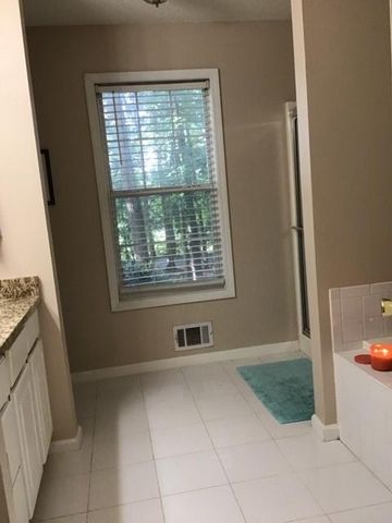 198 Rowan Drive, Mcdonough, GA 30252