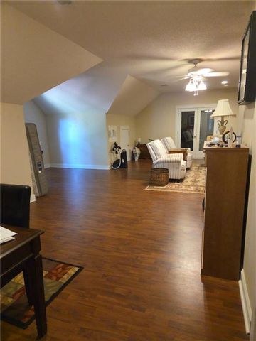 198 Rowan Drive, Mcdonough, GA 30252