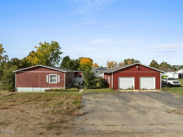 3817 2nd Avenue E, Williston, ND 58801 property photo