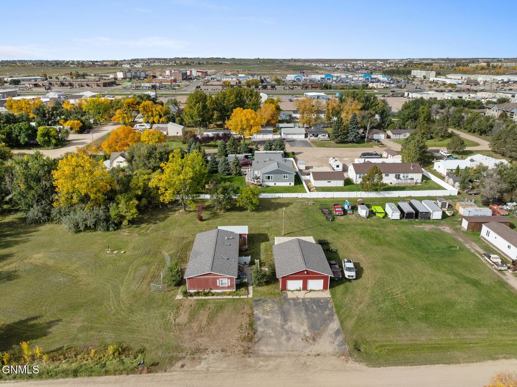 3817 2nd Avenue E, Williston, ND 58801 photo 3