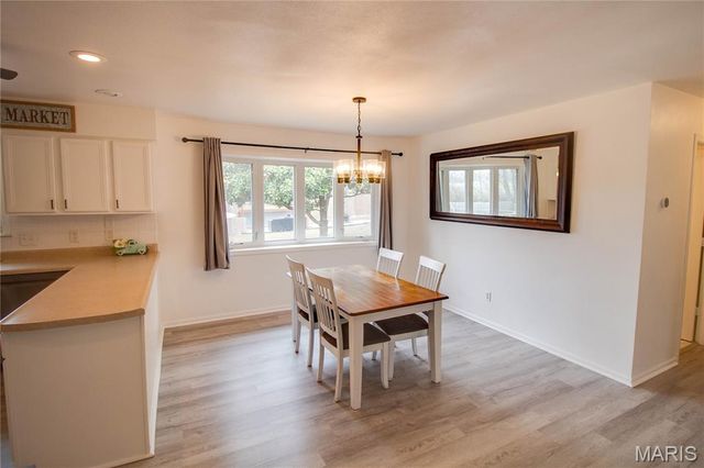 2190 Morning Star Drive, Alton, IL 62002