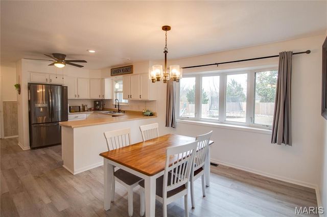 2190 Morning Star Drive, Alton, IL 62002