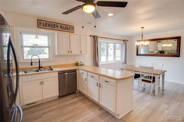 2190 Morning Star Drive, Alton, IL 62002