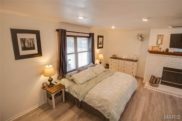 2190 Morning Star Drive, Alton, IL 62002