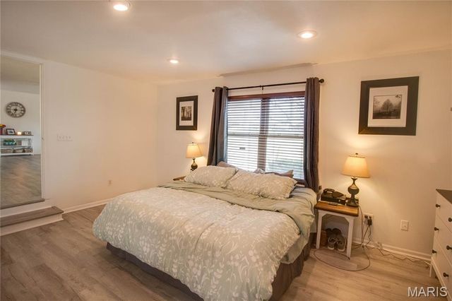 2190 Morning Star Drive, Alton, IL 62002