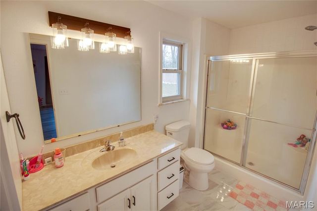 2190 Morning Star Drive, Alton, IL 62002