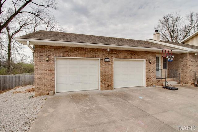 2190 Morning Star Drive, Alton, IL 62002