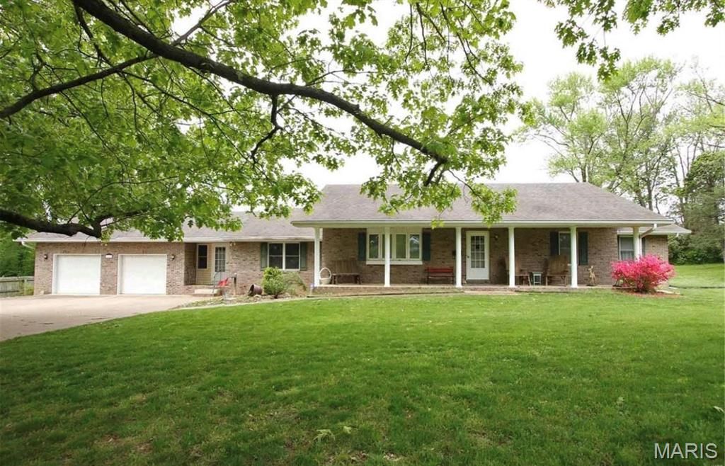 2190 Morning Star Drive, Alton, IL 62002