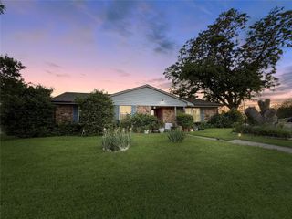 2725 Rustown Drive, Mesquite, TX 75150