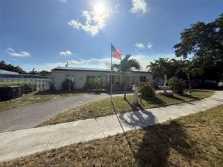 202 To To Lo Chee Dr, Hialeah, FL 33010