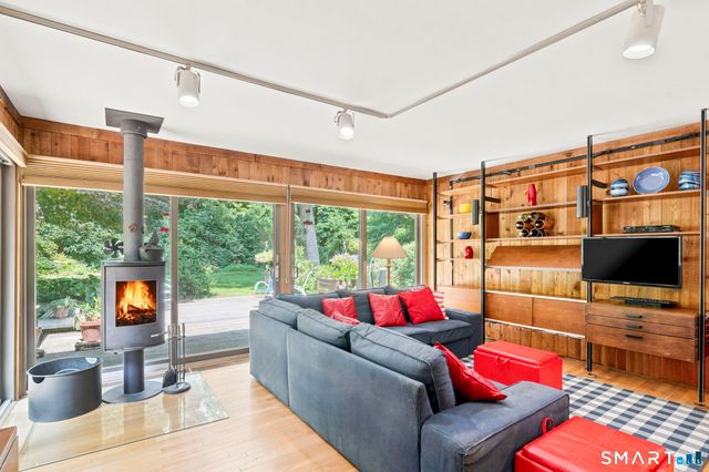 11 Fire Hill Lane, Redding, CT 06896