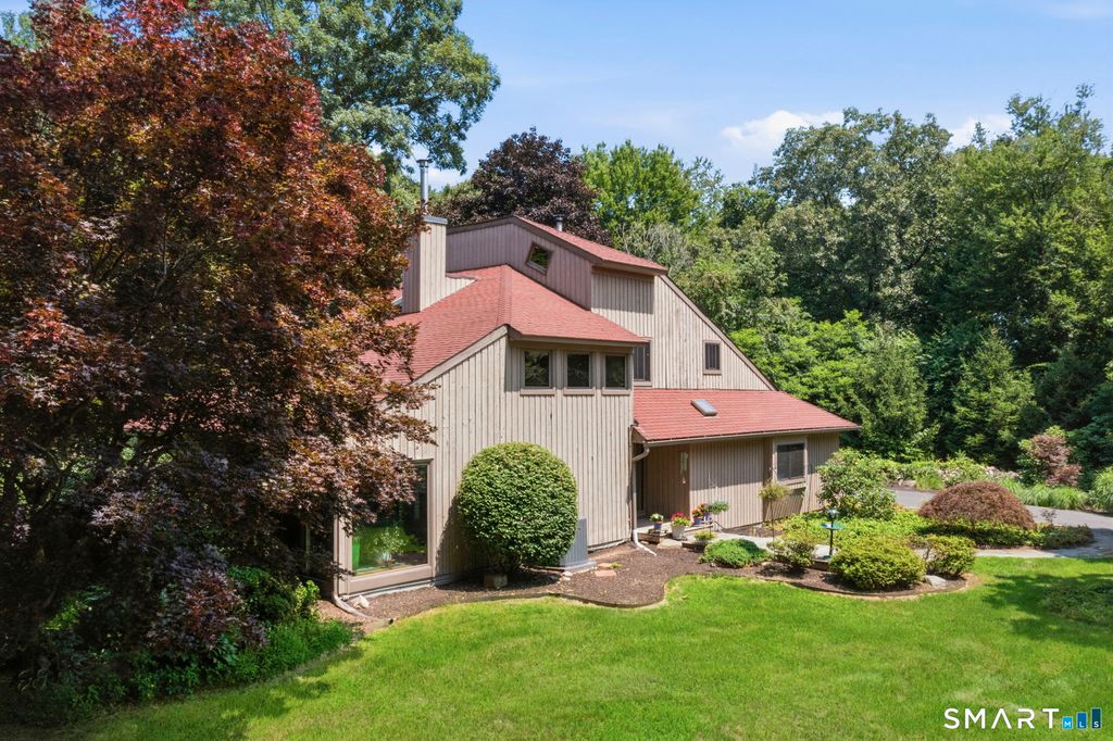 11 Fire Hill Lane, Redding, CT 06896