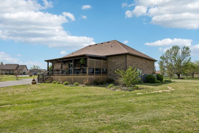 458 Kyson Cir, Lafayette, TN 37083