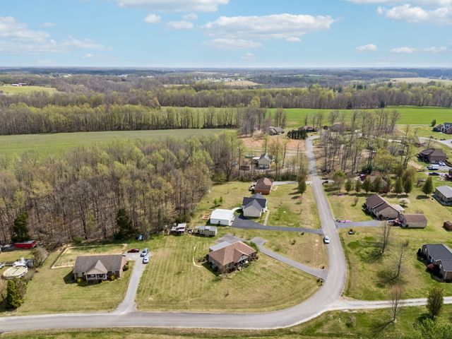 458 Kyson Cir, Lafayette, TN 37083