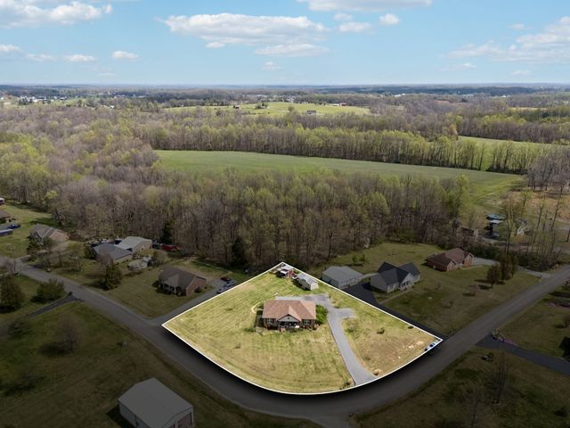 458 Kyson Cir, Lafayette, TN 37083