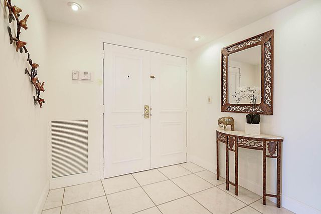 2917 S Ocean Boulevard 405, Highland Beach, FL 33487