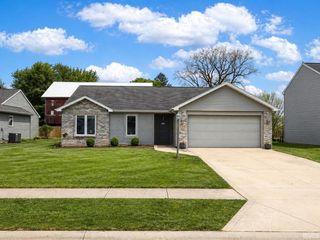 15001 Towne Gardens Drive, Huntertown, IN 46748