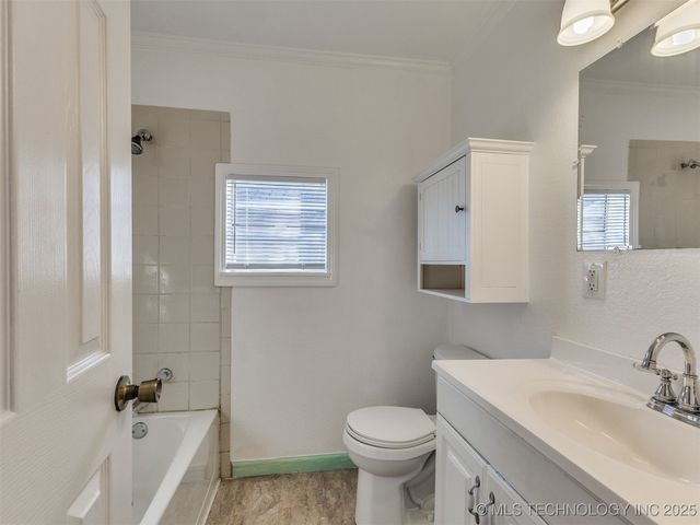 4214 S 24th West Avenue, Tulsa, OK 74107