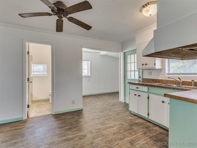 4214 S 24th West Avenue, Tulsa, OK 74107