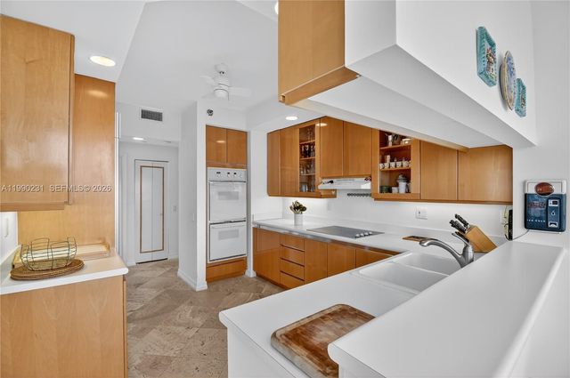 21150 Point Place 1505, Aventura, FL 33180